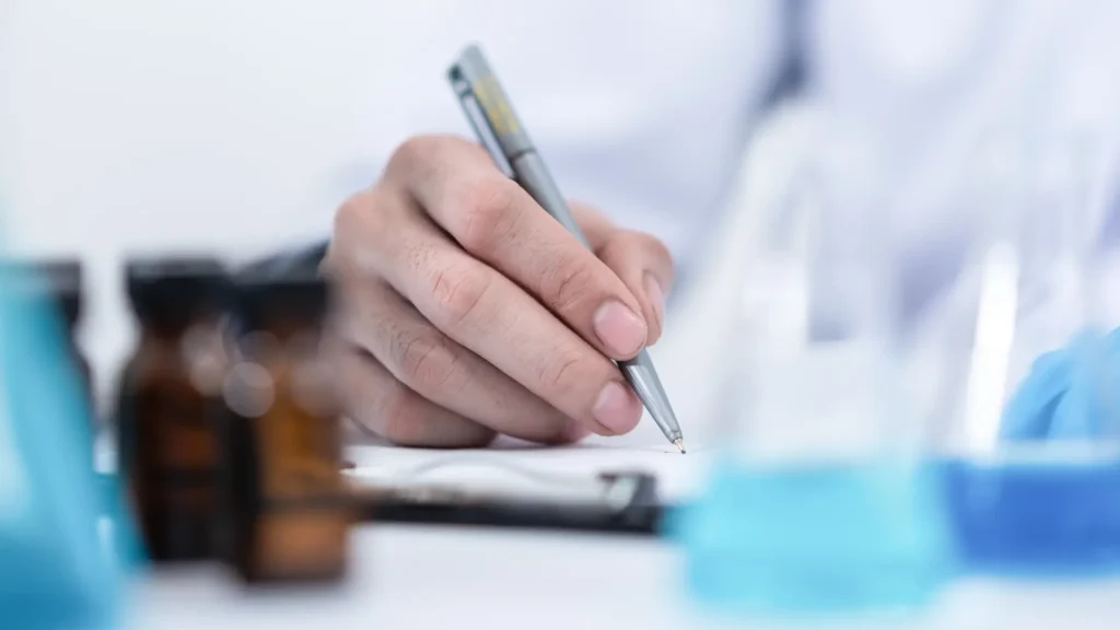 Hakkımızda 1 Dr. Sertus Hakkında